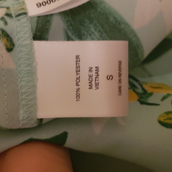 Off shoulder floral top - Picture 3 of 3